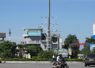 Trang Trí bùng binh Nguyễn Hữu Thọ - Duy Tân _ TP. Đà Nẵng